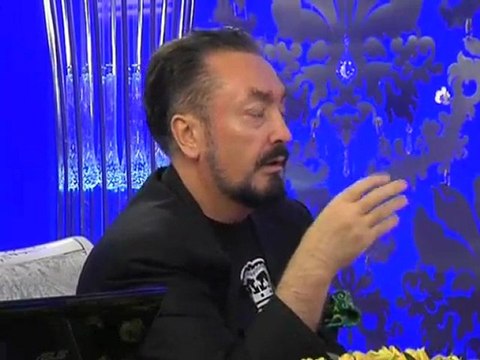 Şeyh Nazım Kıbrisi hazretleri ümmete acıdığı için Ahir Zaman'dayız, tedarikli olun diye tavsiyede bulunuyor