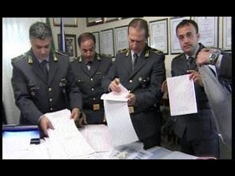 Pozzuoli (NA) - Falsi permessi di soggiorno