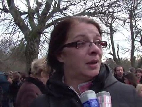 Plusieurs centaines de personnes défilent pour Agnès