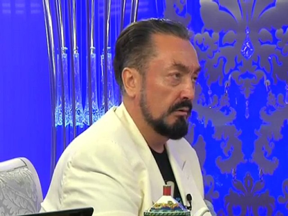 Emine Şenlikoğlu var gücüyle islama Kur'ana hizmet eder Allah ondan razı olsun