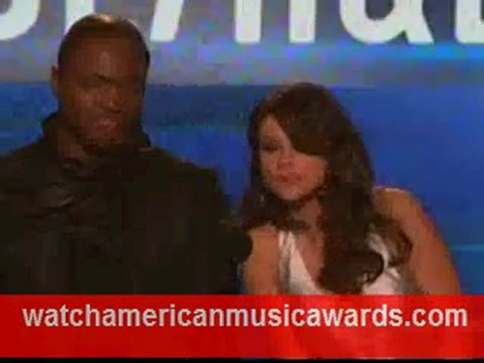 Selena Gomez and Taio Cruz speech AMA 2011