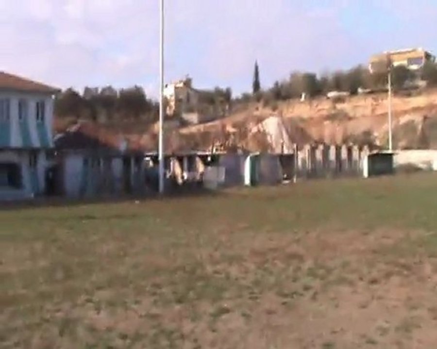 DİLOVASI - TAVŞANCIL SALİH GÜN SPOR SALONU HARABE HALİNDE...