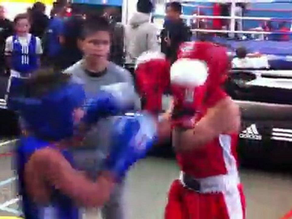 maxence gant rouge à villeneuve le roi 19 novembre 2011