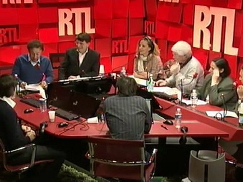 A la Bonne Heure du 21 novembre 2011 : présentation de Julie Depardieu et EMMANUEL MOURET par Stéphane Bern