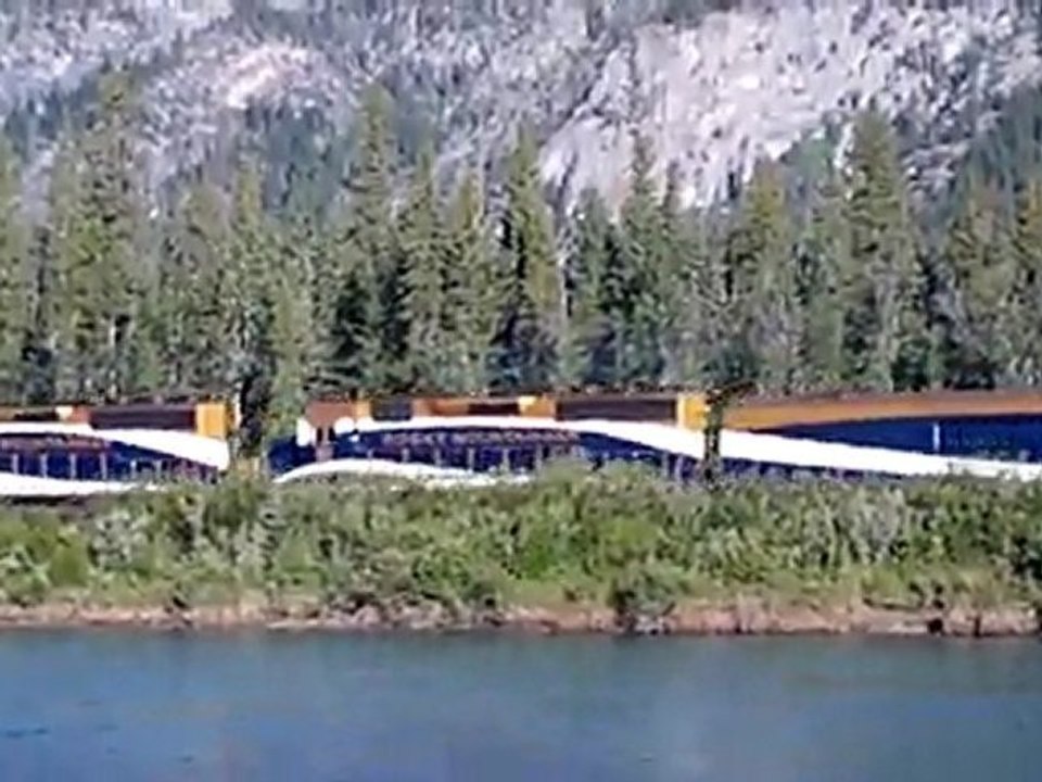 le long de la Bow le train va arriver