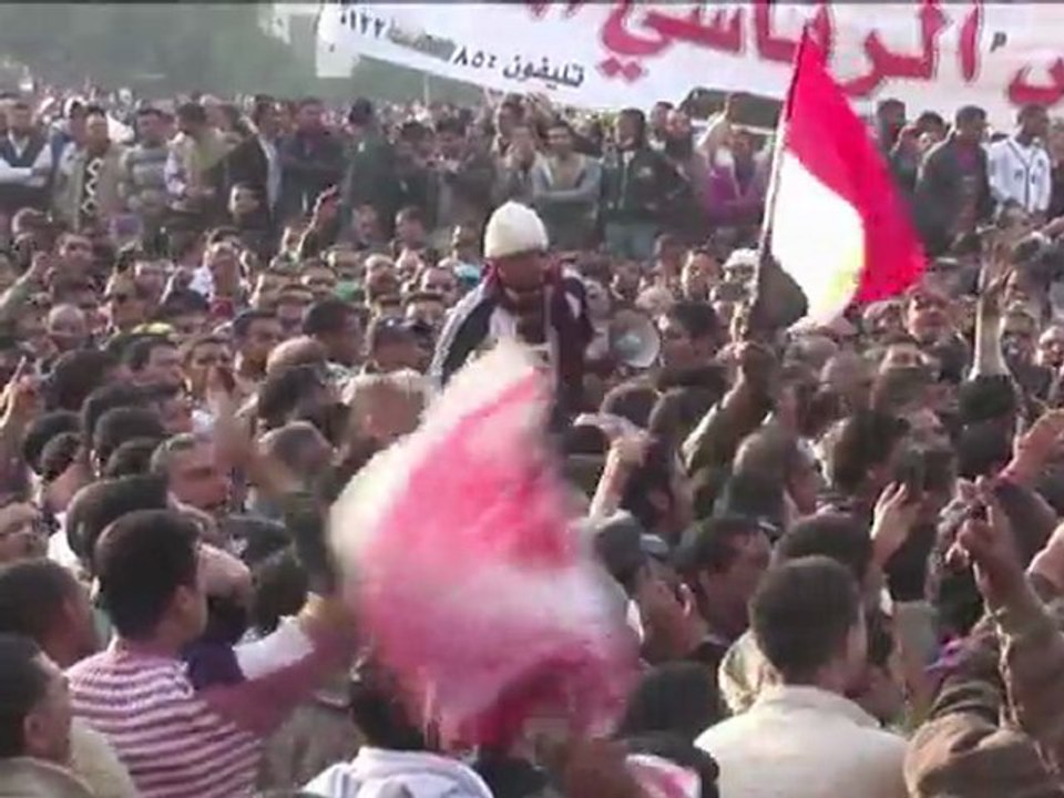 24 dead as clashes rock Cairo's Tahrir Square