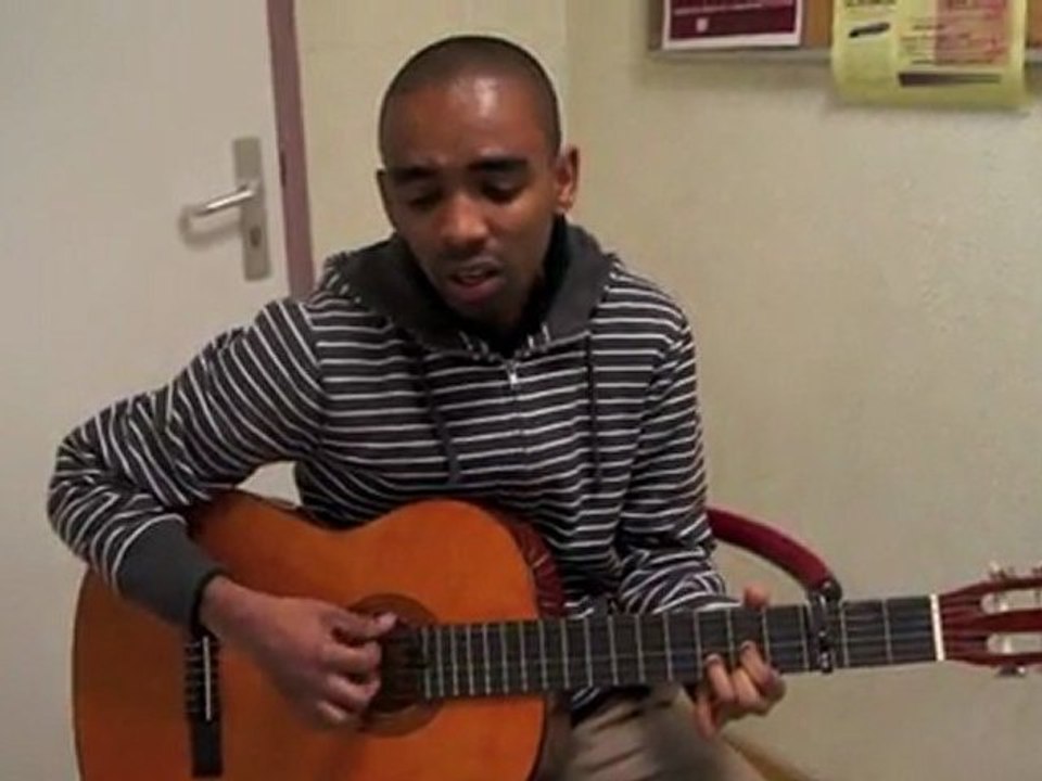 Abdulkarim un passionner de francis cabrel qui nous interprete a la  voix et guitare cette chanson a la fois triste et belle ECOUTER