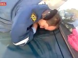 Sarhoş Rus trafik polisini