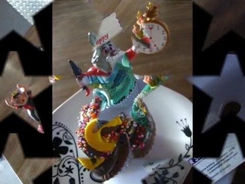 Cupcake Ideas: Alice In-Wonderland Birthday Cupcakes