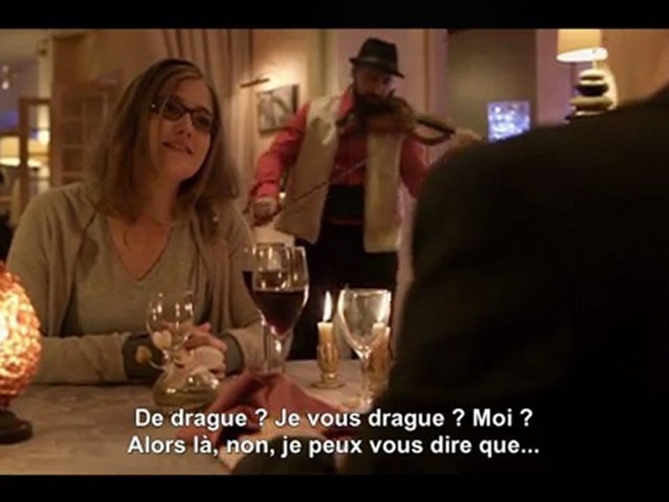 Série 2 : épisode 4, arrêtez les violons, version audiodécrite