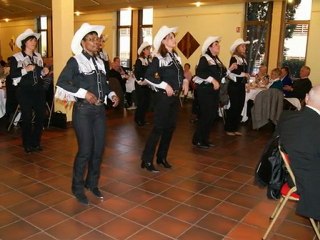 Démo  pour la FNACA le 20.11.2011  -  COWBOY  HAT  DANCERS