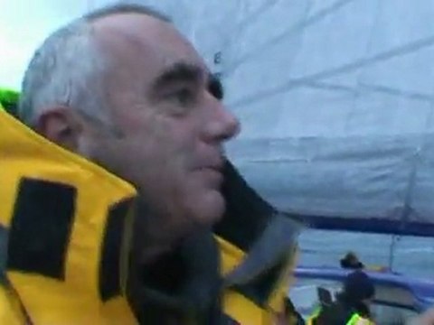 Passage de la ligne de départ du trophée Jules Verne