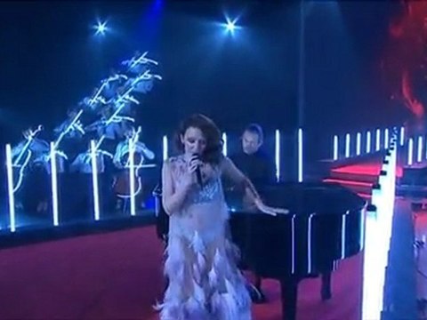 Kylie Minogue performing I should Be so Lucky at X Factor Australia 21.11.2011