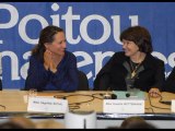 Danielle Mitterrand et Ségolène Royal lors des universités sur les politiques de civilisation à Poitiers en 2009