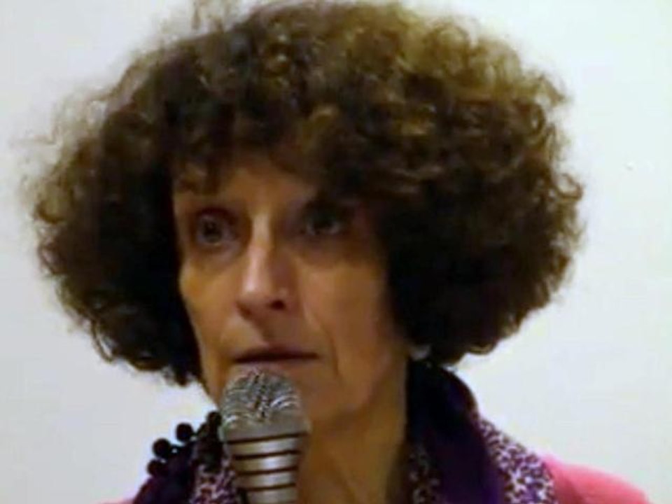 1. Geneviève Azam d'ATTAC à Montpellier le 18 novembre 2011  1/4