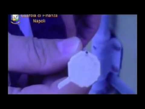 Napoli - Sequestro container di merce contraffatta