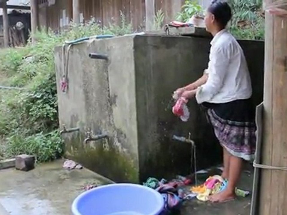 MVI_6601- MACHINE A LAVER LE LINGE