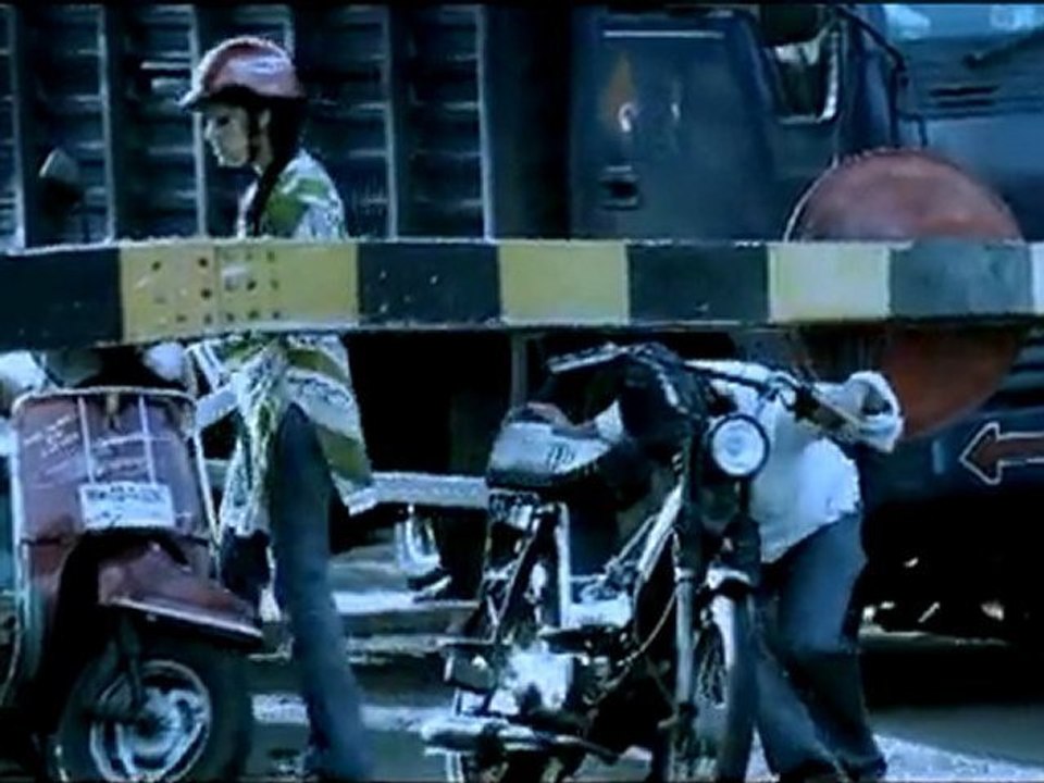 Level Crossing 15 Sec