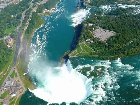 Survol des chutes du Niagara...2011