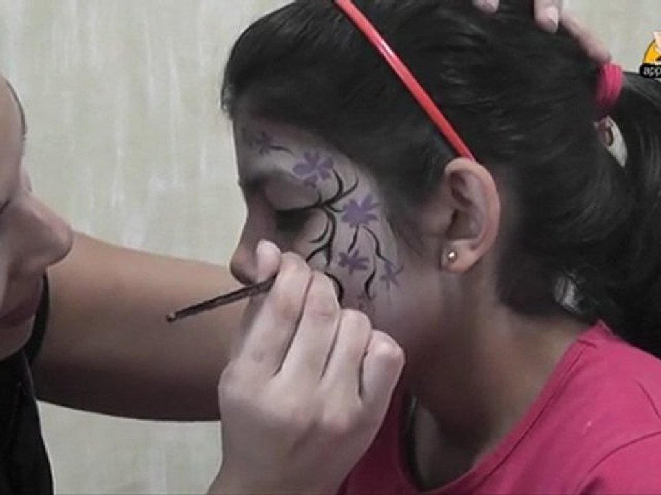 Face Painting - Paint a Flower