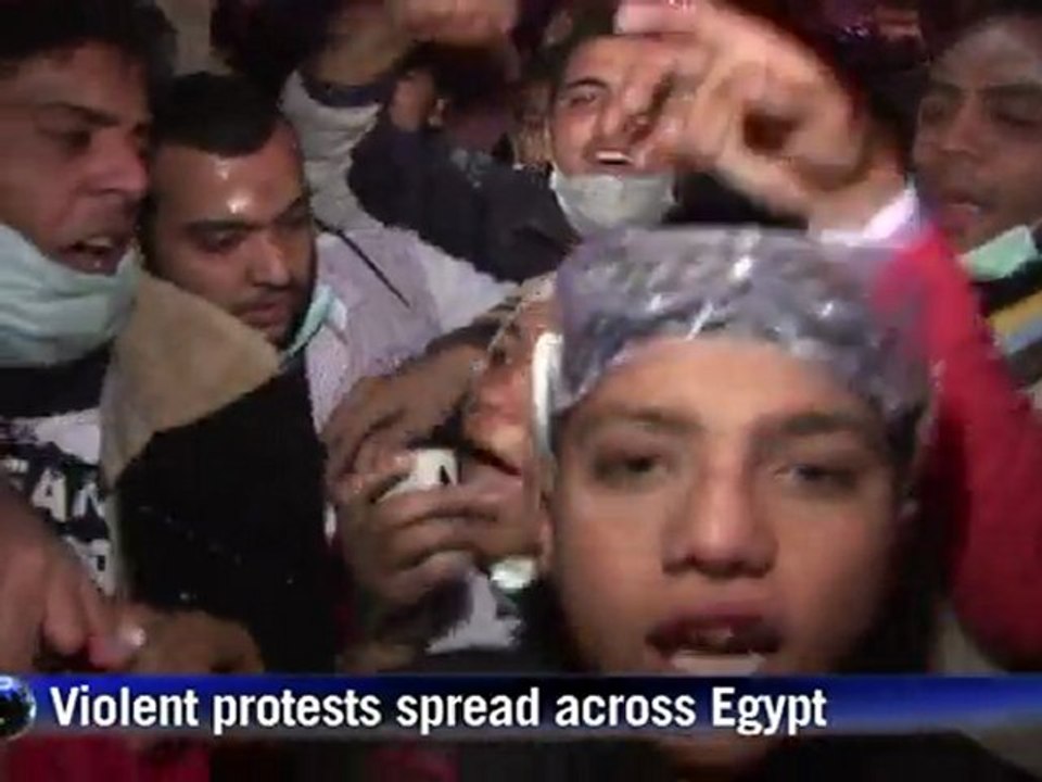 Protesters on Tahrir square remain defiant