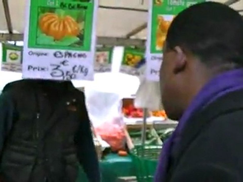 Patrick Lozès à la rencontre des habitants du XVIème arrondissement sur le marché Molitor - mardi 22 novembre