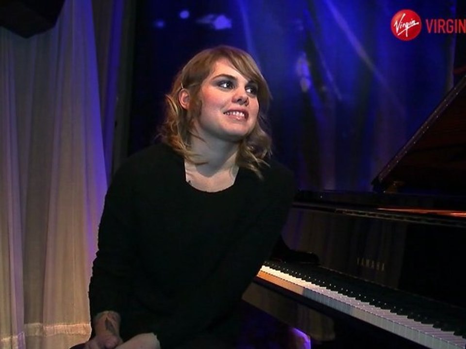 Coeur de Pirate la revanche d'une blonde