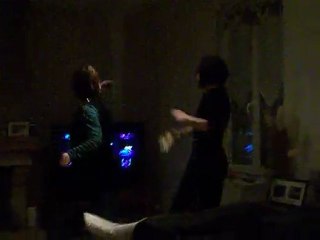 delphine et laura just dance pump it