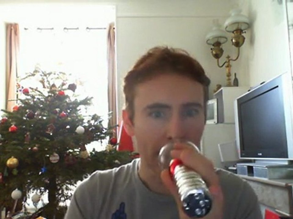 Wiwi égratigne "u make me wanna" de Blue