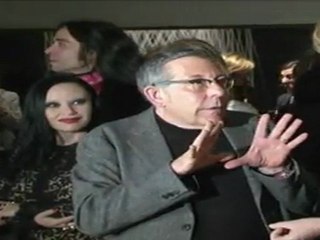 Esperanza Aguirre y Alaska, juntas en la primera retrospectiva de Juan Gatti