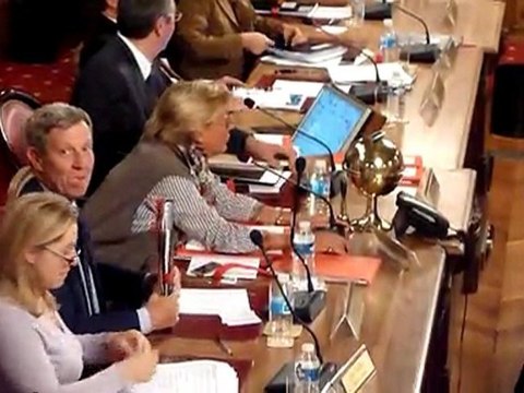 LEVALLOIS : ISABELLE BALKANY ASSOCIE BALKALAND A RUE 89 LORS DU Conseil Municipal