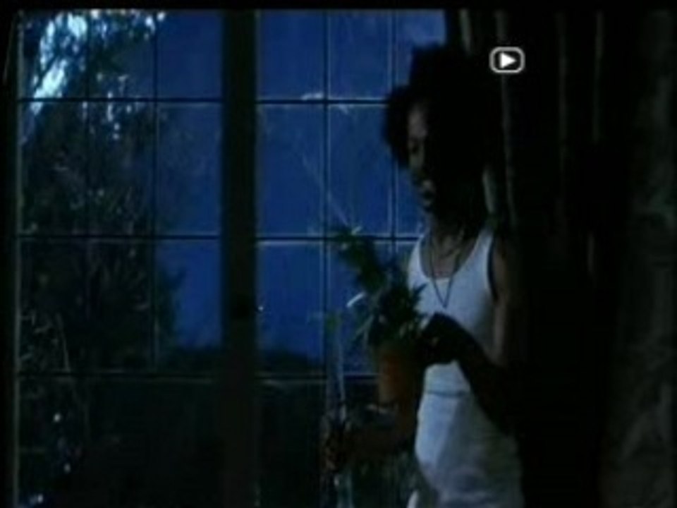scary movie 2 shirt-tee se fait fumer