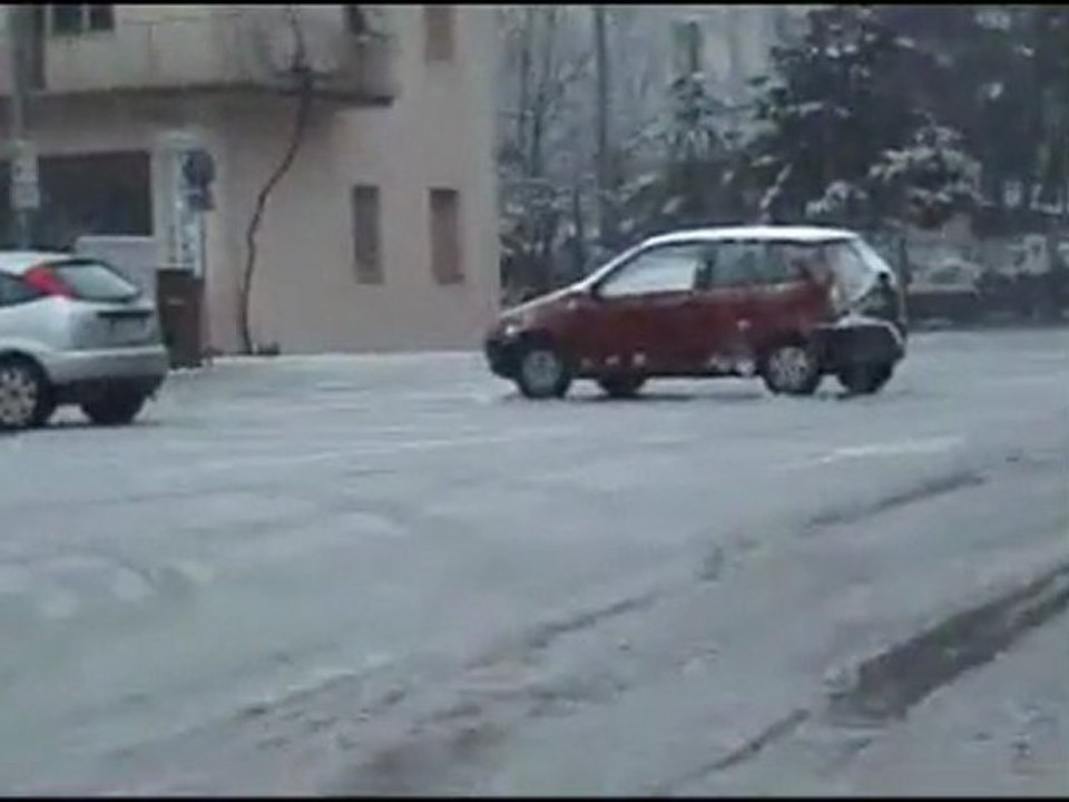 Neve Rimini: risveglio imbiancato per l'alta valmarecchia.