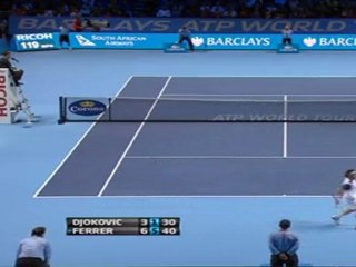 Ferrer se impone a Djokovic y estará en semifinales de la Copa de Maestros