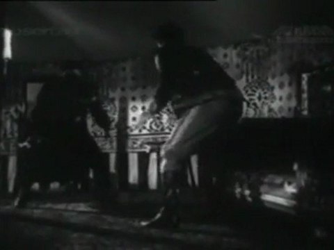 Awara Badal Survival Scene