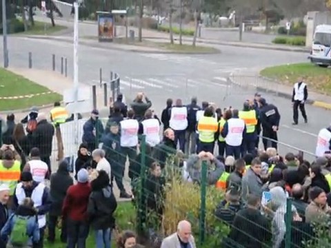Démolition de la tour plein ciel de Montreynaud