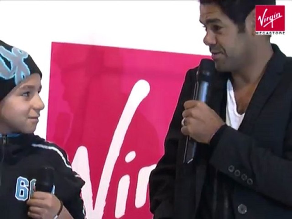 Jamel enflamme le Virgin Megastore Champs-Elysées