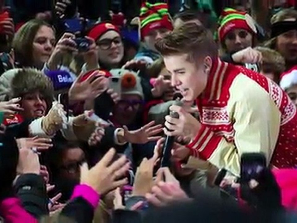 Justin Bieber Rocks Rockefeller Plaza with Usher