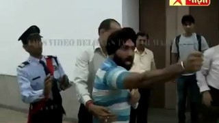 Harwinder Singh Slapped Sharad Pawar