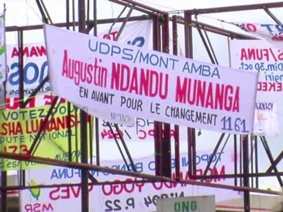 Tänzerinnen und neue Zähne: Kreativer Wahlkampf im Kongo