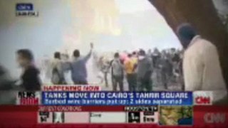 Tanks move into Tahrir Square : Cairo