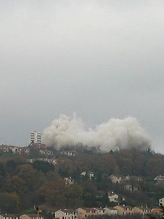 Foudroiement tour plein ciel