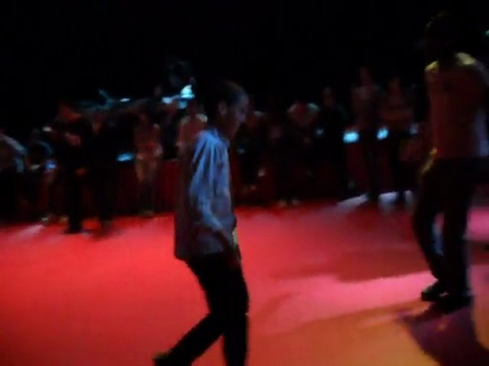 Mohamed en battle hip hop barentin Paj