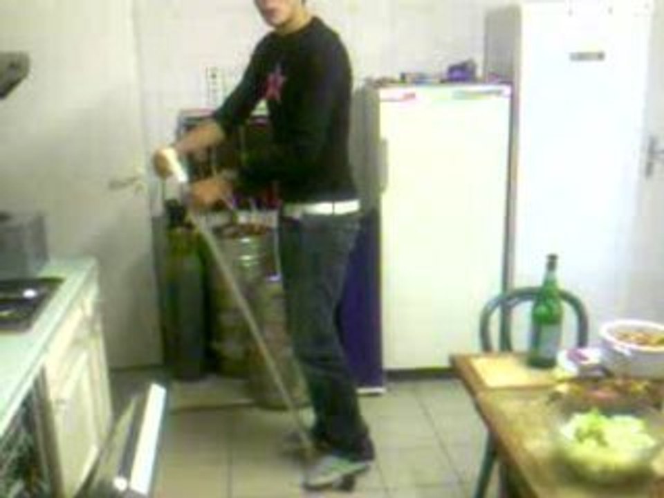 le balai petecouilles Vidéo Dailymotion