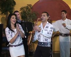 Roxana Bodi   Danut Mersan - Mult mi-i draga veselia - HQ