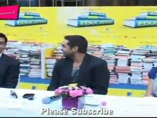 Abhay Deol With Aviva Great Wall Of Education 01