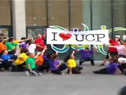 Flashmob de l'université de Cergy-Pontoise (Vidéo officielle)