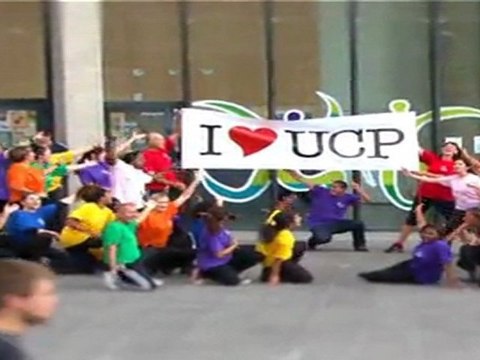 Extrait du Flashmob de l'université de Cergy-Pontoise pour ses 20 ans