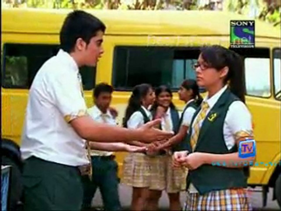 Parvarish Kuch Khatti Kuch Meethi - 25th November 2011 - pt4