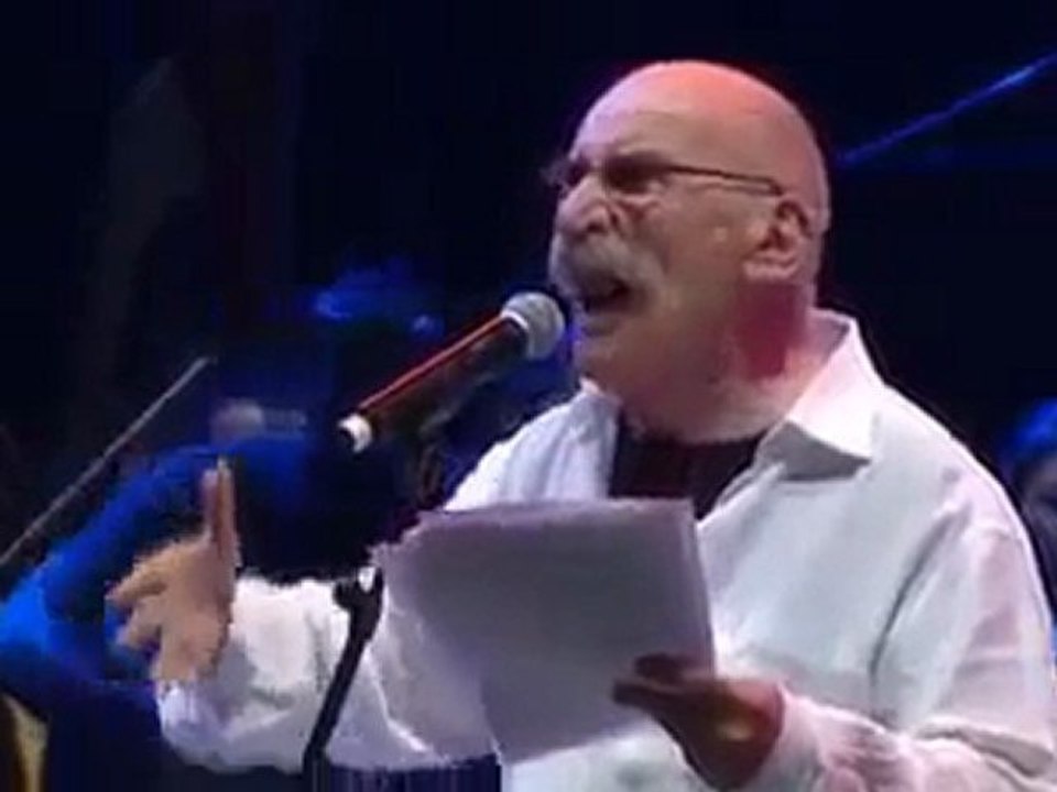 Grup Yorum - Tuncel Kurtiz - Geçit Yok İsyan Var